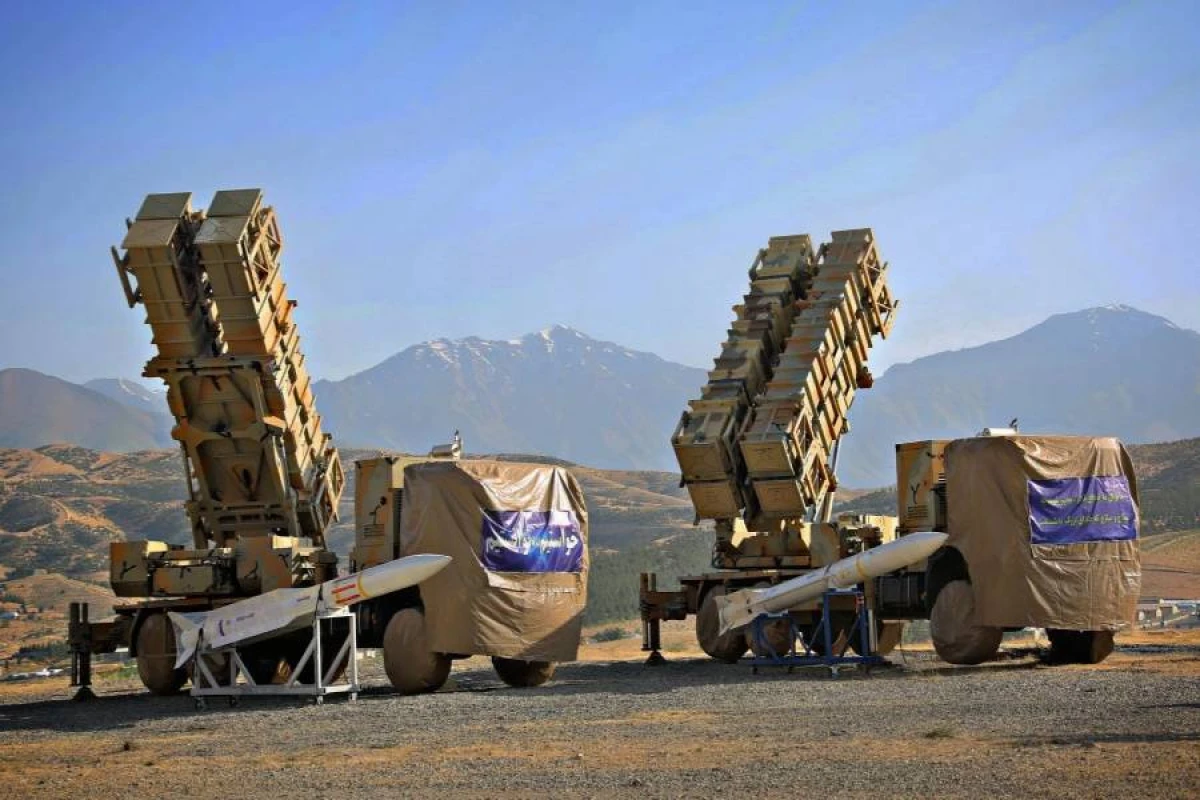 İran [[yer-hava raketini]] sınaqdan keçirdi