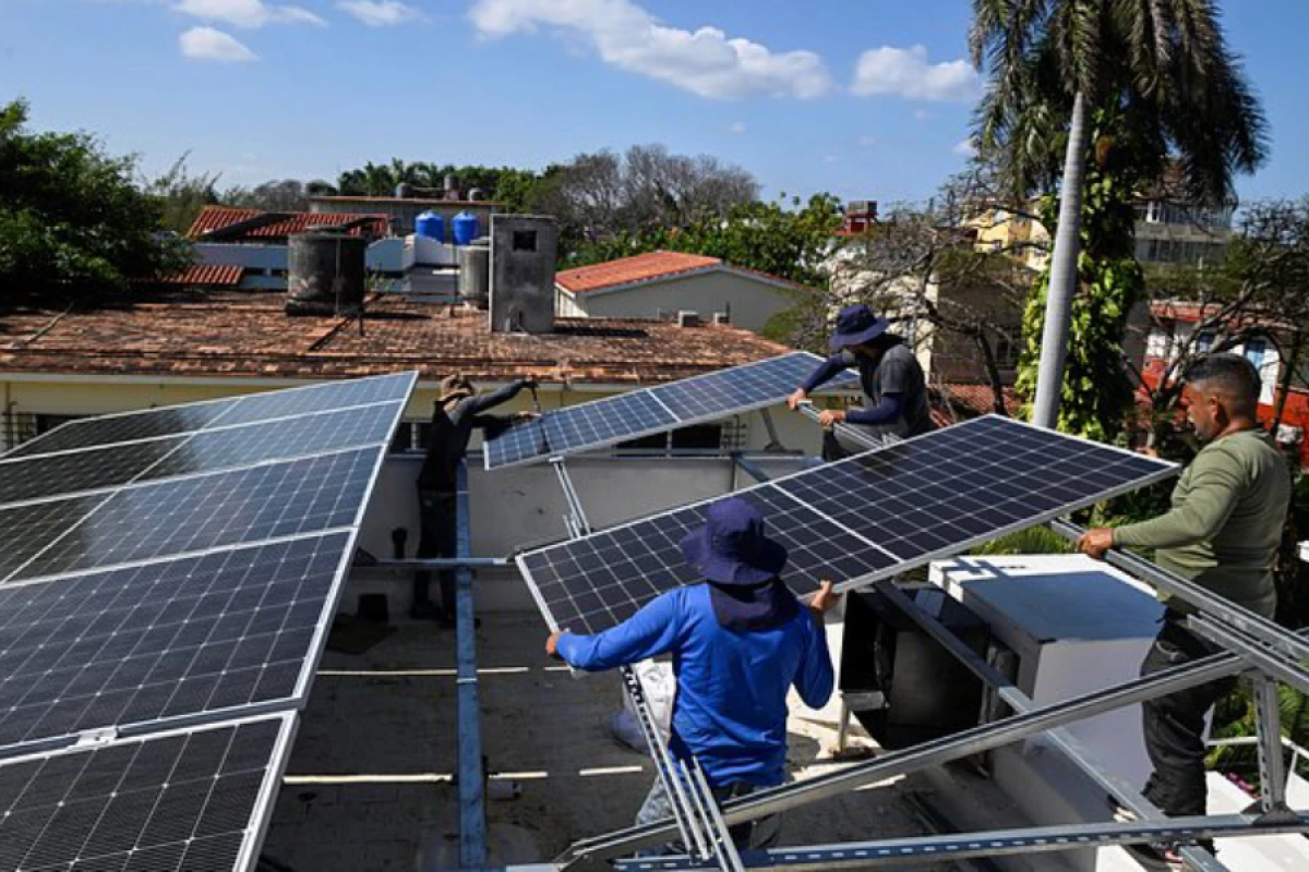 Rusiya Kubaya [[yardım edəcək]]