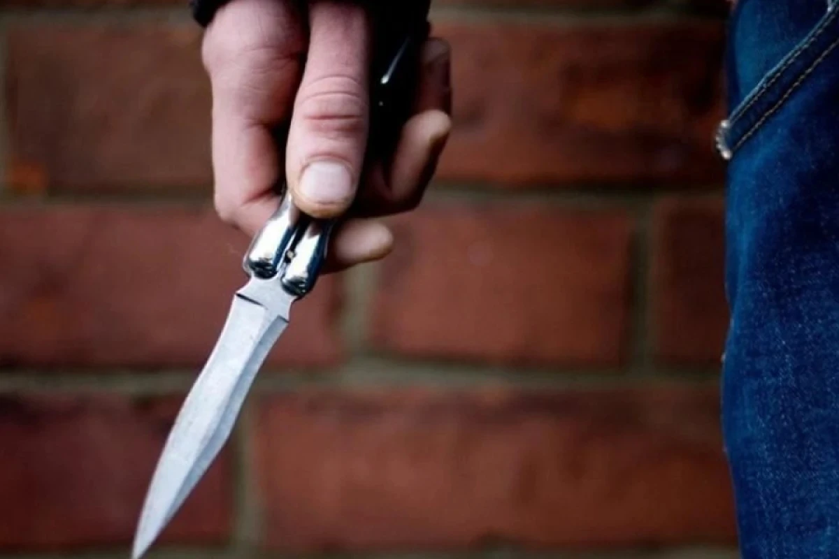 Bakıda 53 yaşlı kişi [[qətlə yetirildi, tanışı saxlanıldı]]