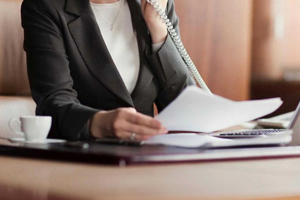 30 min manatdan çox borcu olan bələdiyyə sədrinin ölkədən [[çıxışına "stop" qoyuldu]]