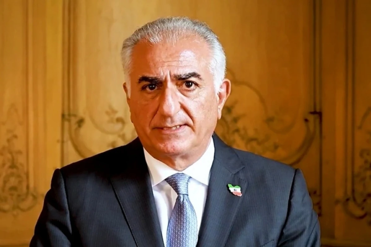 Rza Pəhləvi hərbçilərə [[ÇAĞIRIŞ ETDİ]]