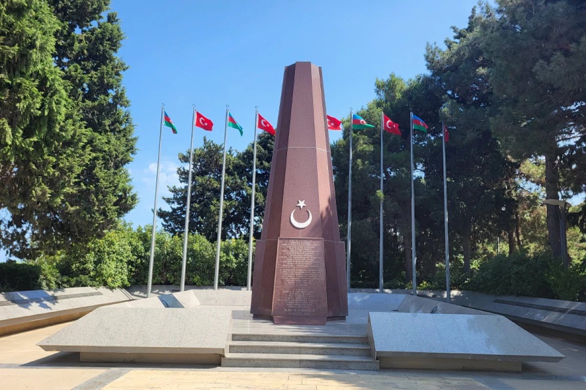 Türkiyə nümayəndə heyəti [[“Türk şəhidliyi” abidəsini]] ziyarət etdi