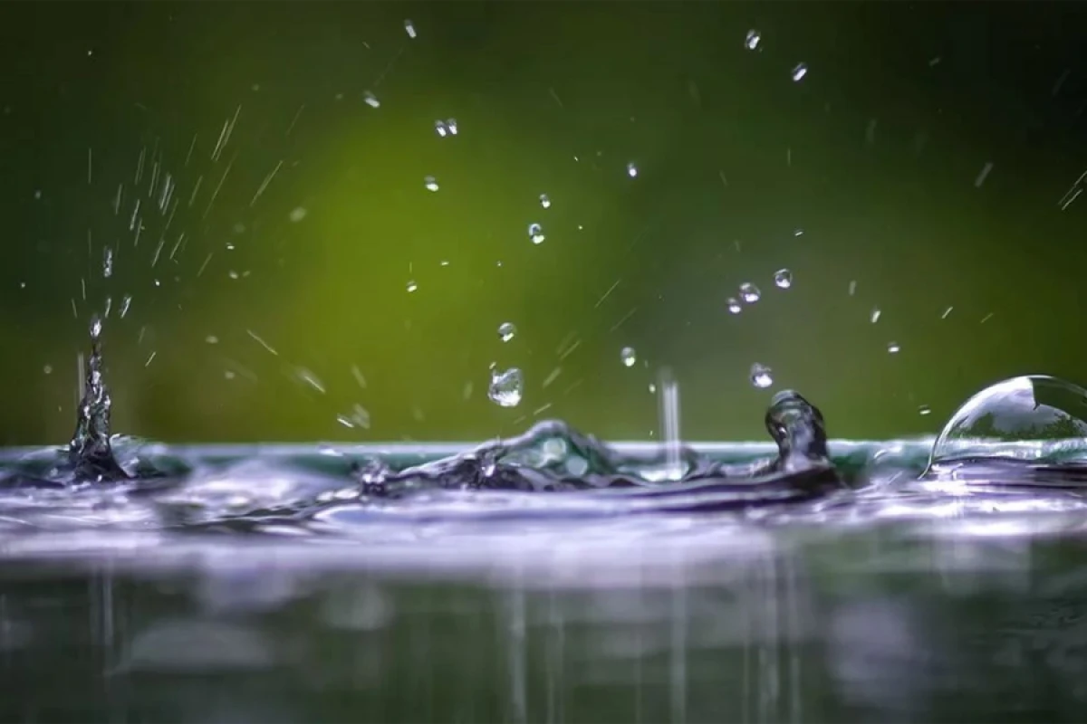 Bakıya yağış, rayonlara qar yağdı [[- FAKTİKİ HAVA]]