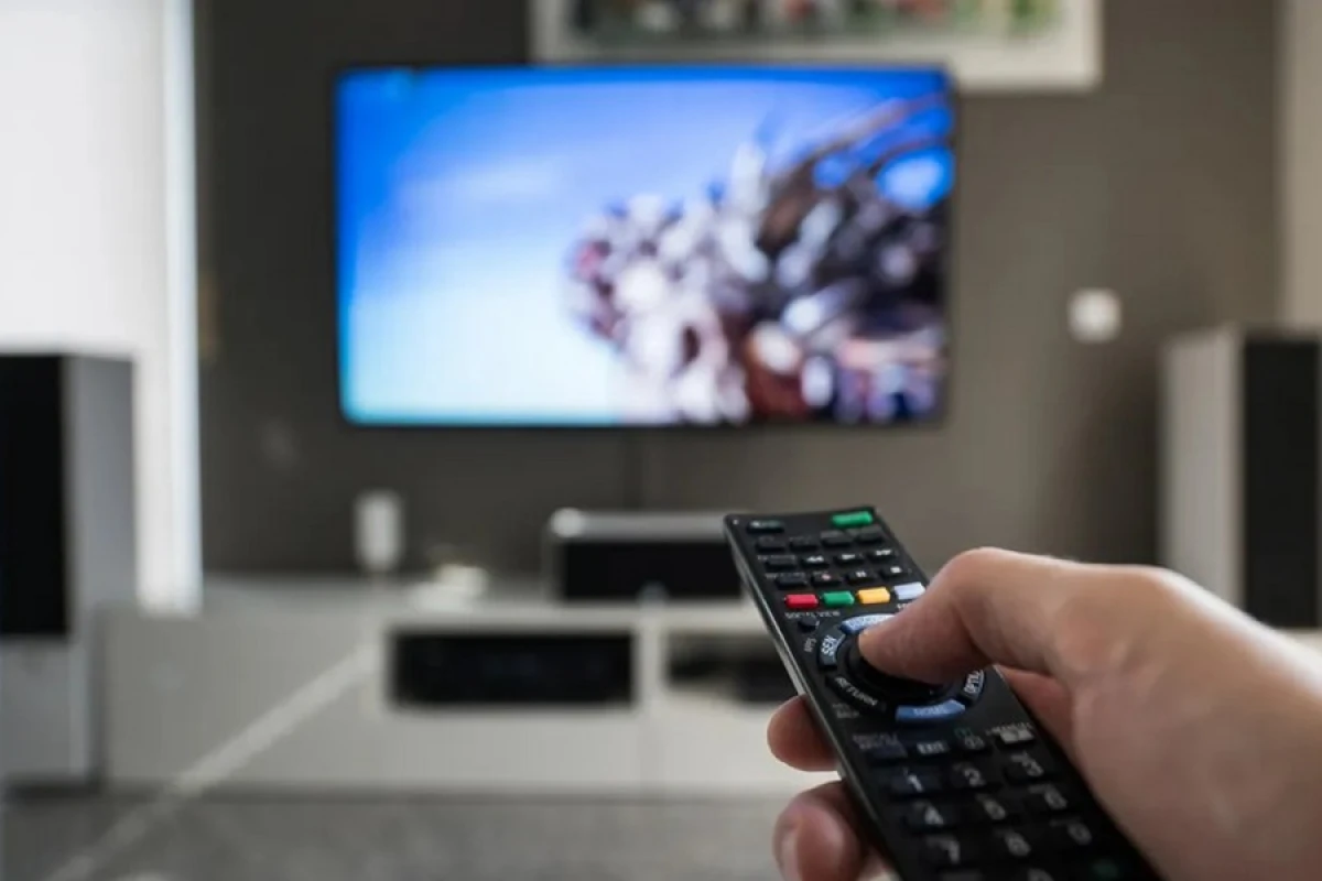 Telekanallarda verilişlər bağlanır: [[Növbə onlara çatır…]]