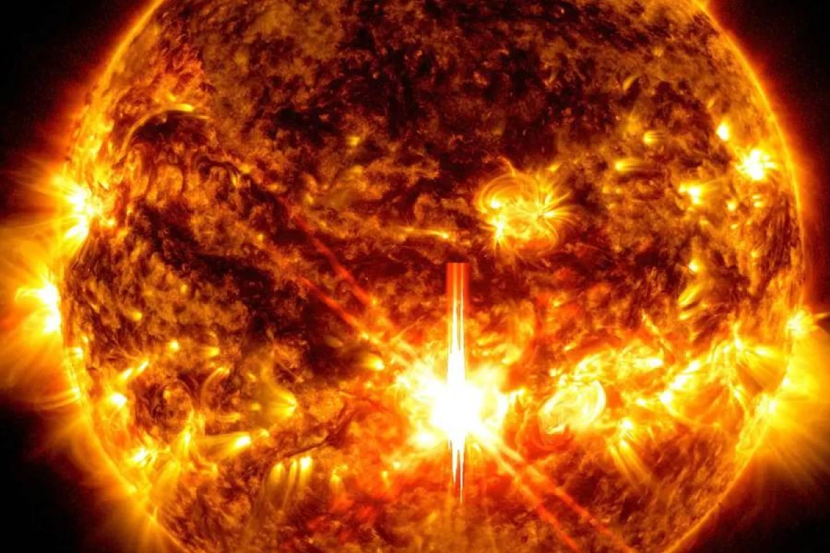 Alimlər [[Günəşdə güclü partlayış]] müşahidə etdilər