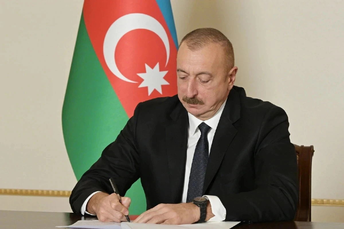 Prezident sosial şəbəkələrlə bağlı [[SƏRƏNCAM]] imzaladı