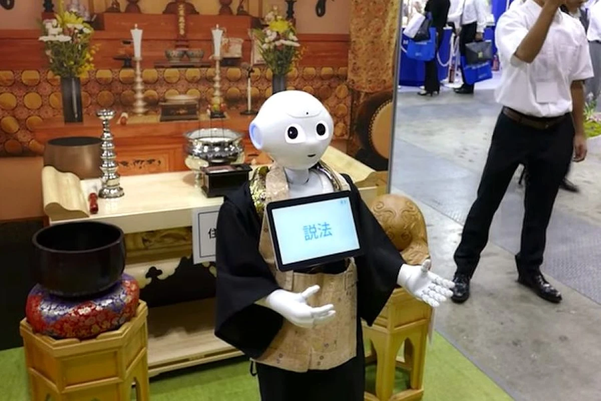 İnsanlarla danışa bilən [[dini robot]] hazırlandı