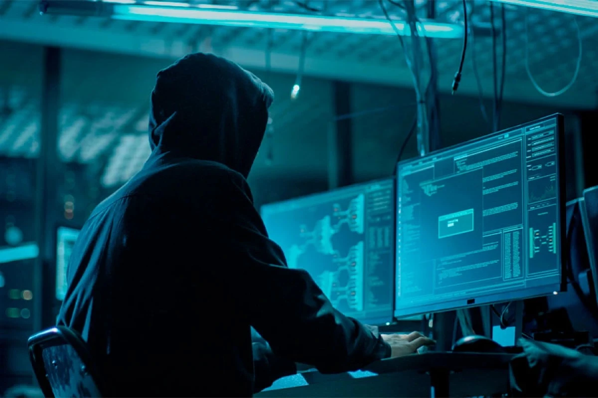 İrana qarşı hücumlar [[kiberhücumlarla müşayiət olunur]]