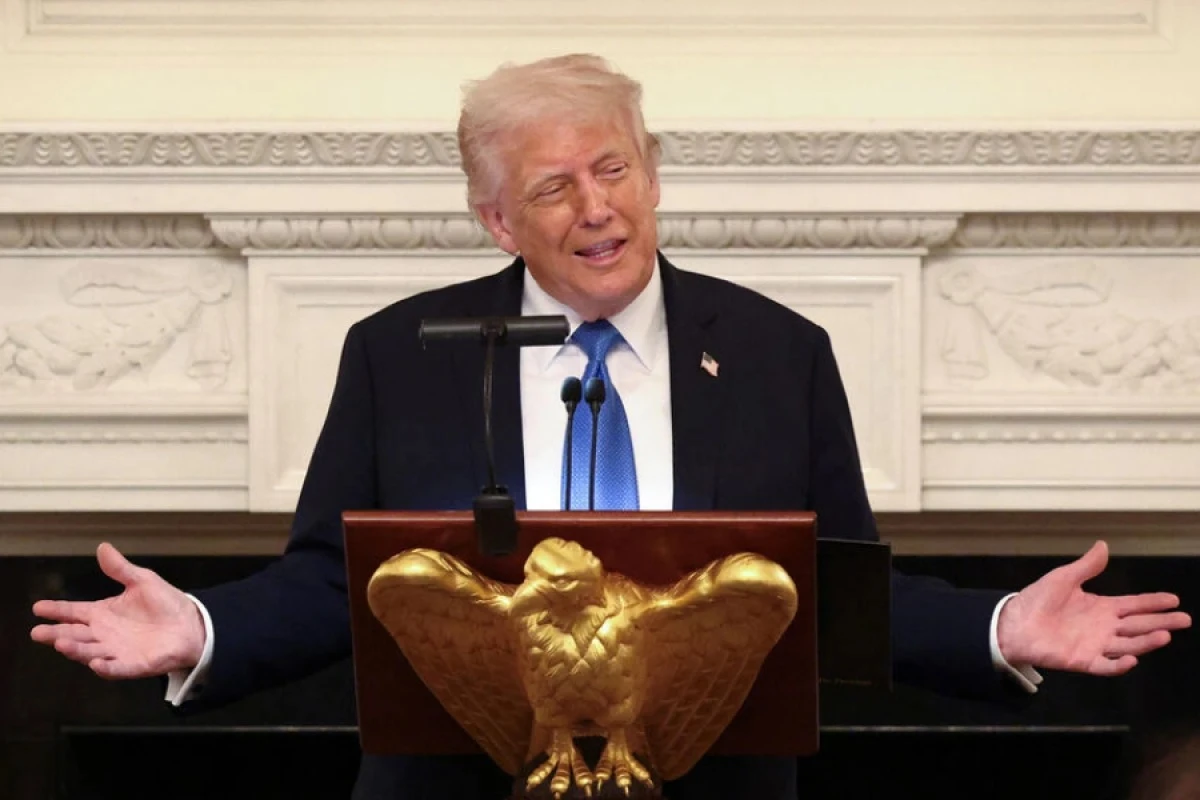 Tramp xalqa yeni müraciət etməyi [[planlaşdırmır]]