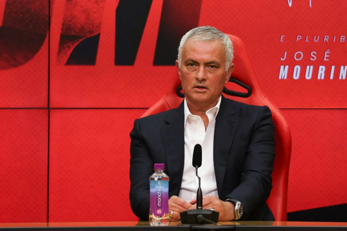 Mourinyodan ultimatum: [[“Günahkardırsa, “Benfika”da karyerası bitəcək!”]]