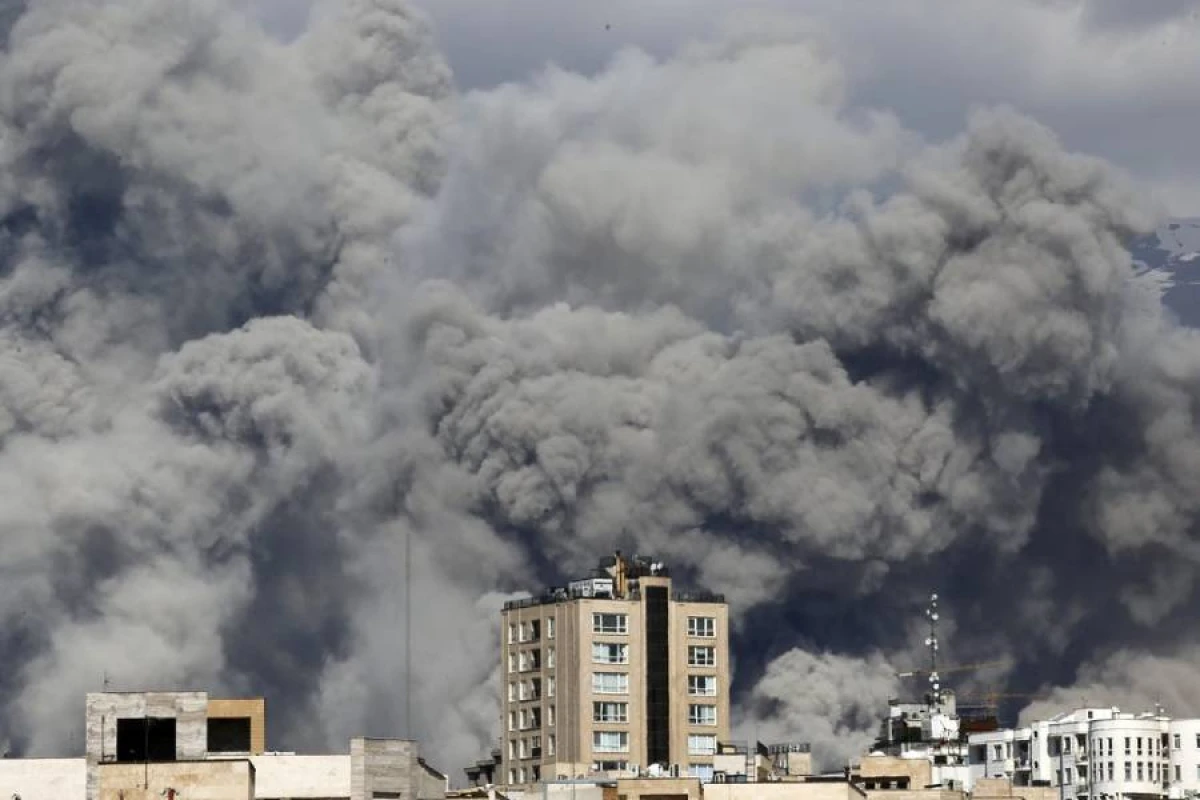 İran [[Bəhreyn, BƏƏ və Küveytdəki hədəflərə]] zərbələr endirdi