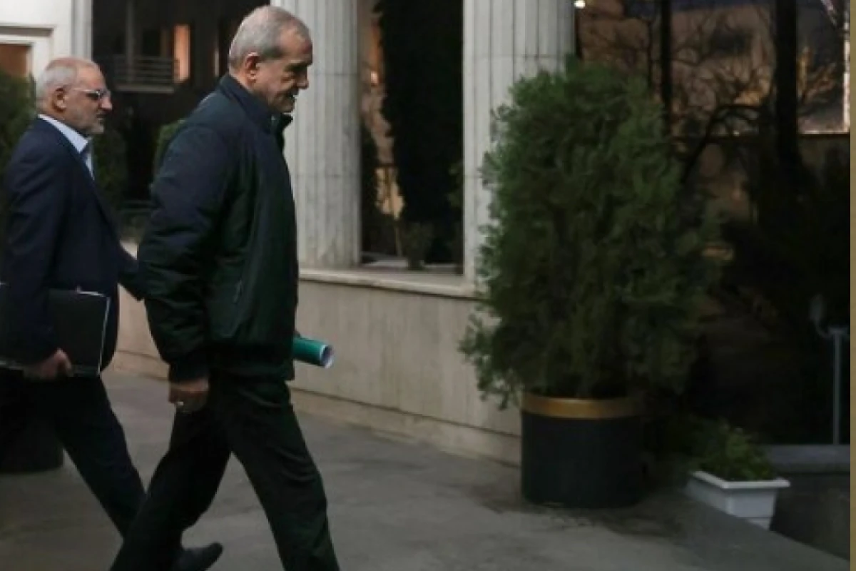 [[Pezeşkian Tehran]] küçələrinə çıxdı