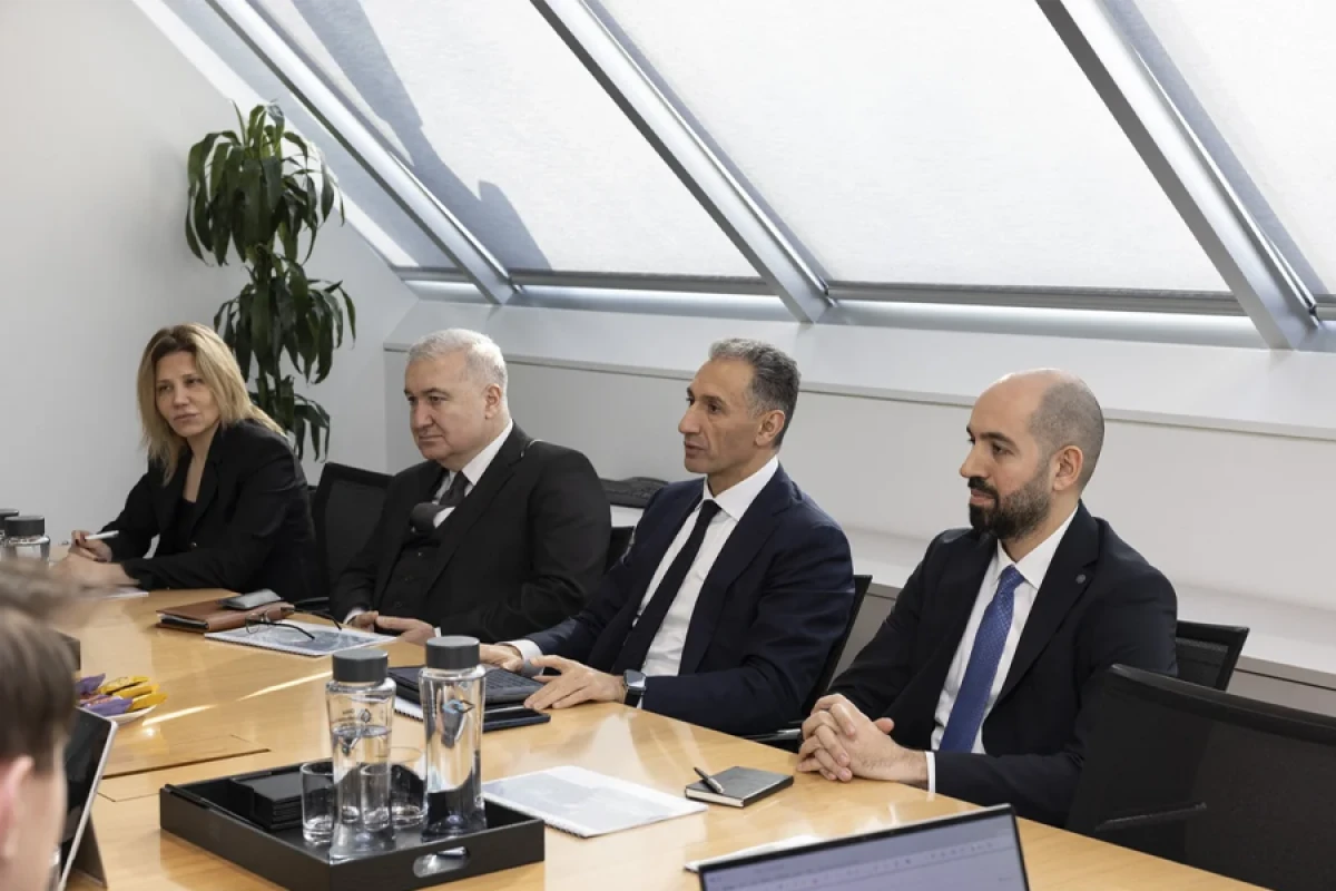 Rəşad Nəbiyev [["BlackRock"la birgə işlərin ilkin nəticələrini]] müzakirə etdi