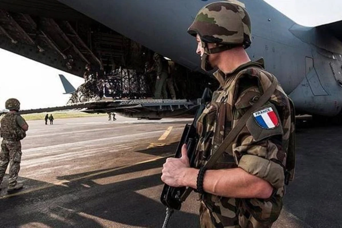 Fransa ABŞ-yə Yaxın Şərqdəki bazalarından istifadəsinə [[icazə verdi]]