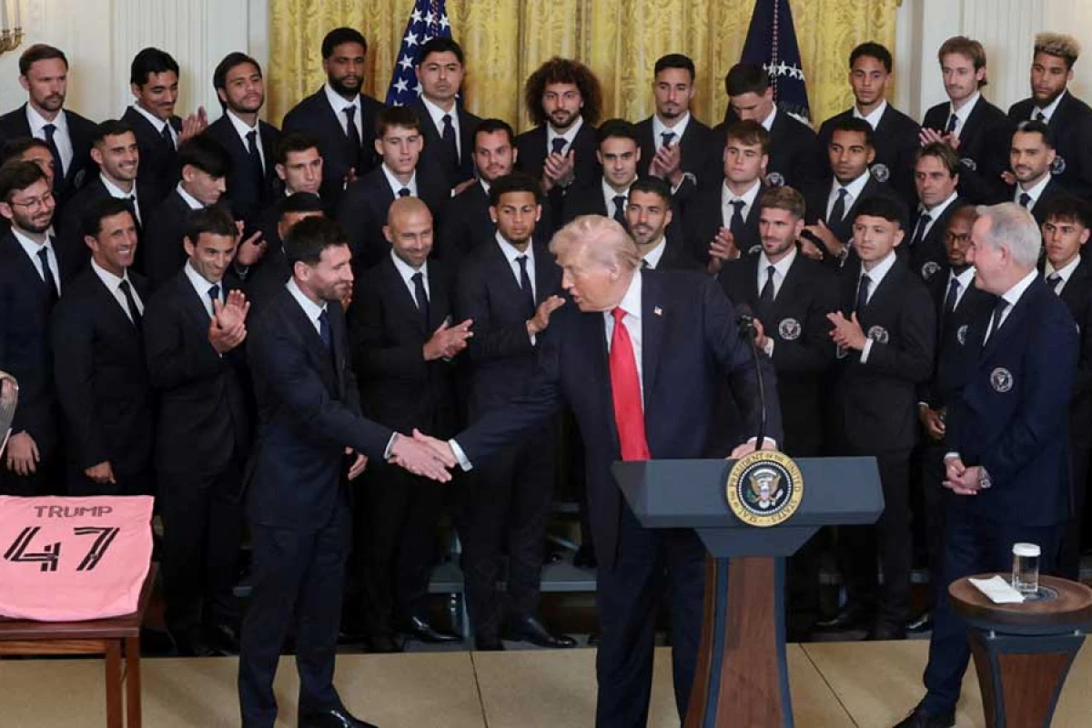 [[Trampdan səs-küylü müqayisə:]] Messi Peledən yaxşıdır!