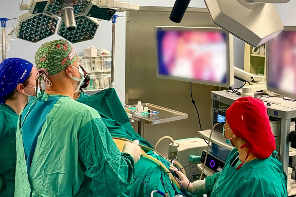 Son bir ildə Yeni Klinikada [[yeddi böyrək transplantasiyası]] həyata keçirilib