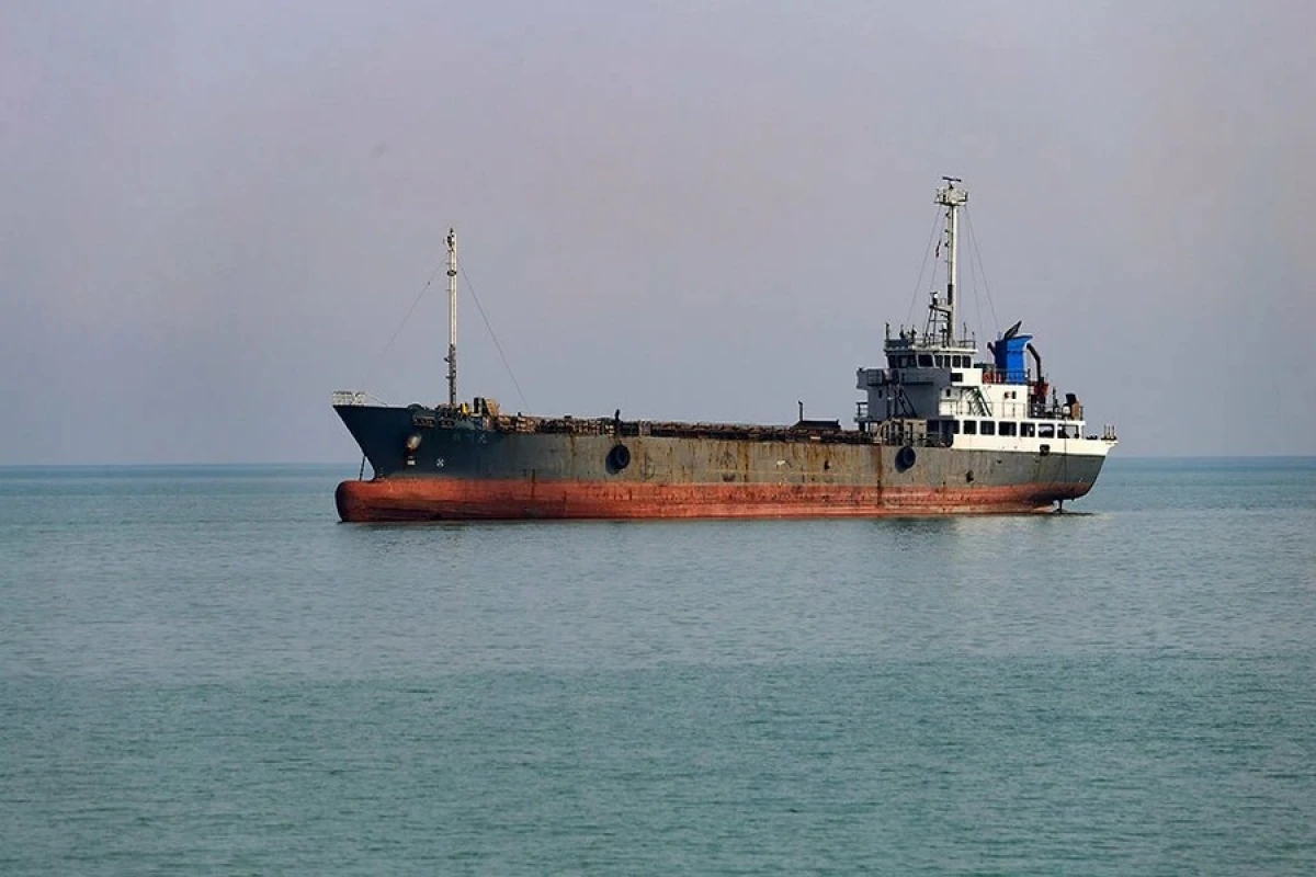 Hörmüz boğazında [[hərəkət dayanıb]]