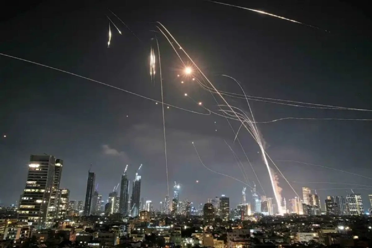 İsrail ordusu İranda yeraltı hərbi obyektə [[zərbə endirdi]]