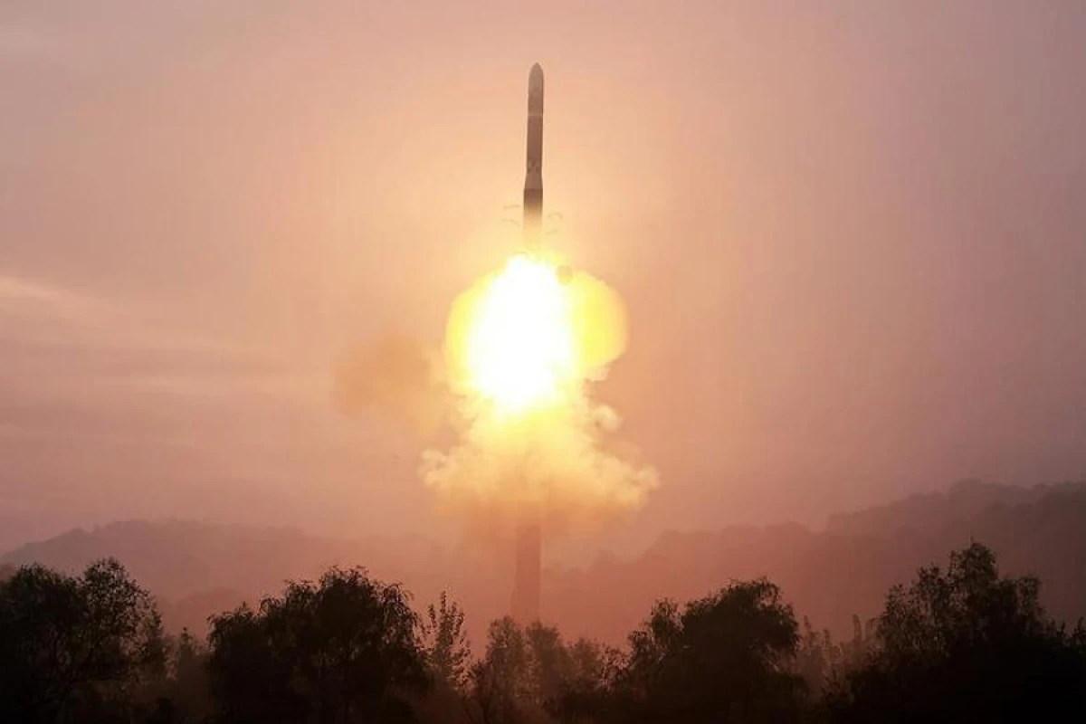 Şimali Koreyanın atdığı raket [[350 km irəlilədi]]