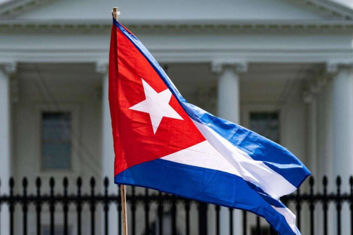 Kuba 51 məhbusu [[azad edəcək]]