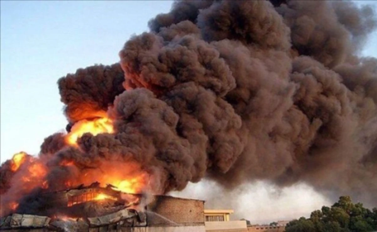 [[Şirazda]] yaşayış binalarına raket zərbəsi endirildi