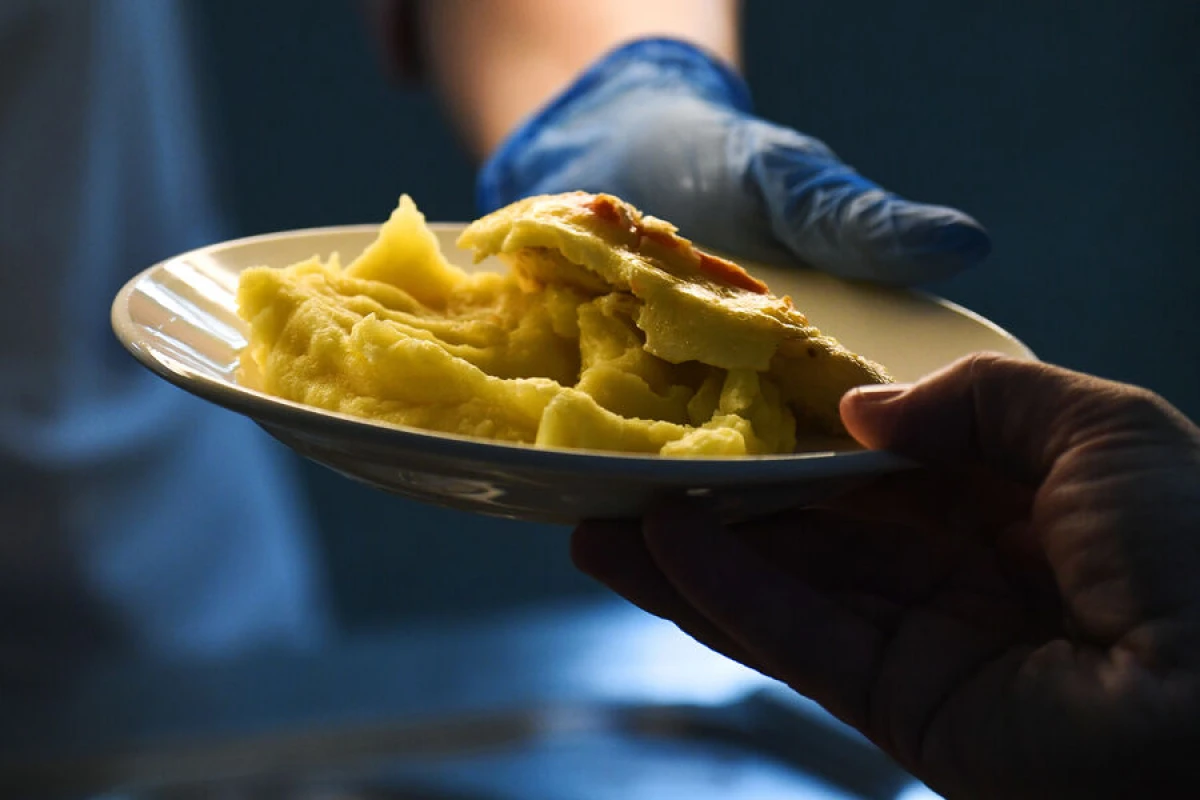 Türkiyədə pulsuz yeməkxanada [[at əti]] verildi