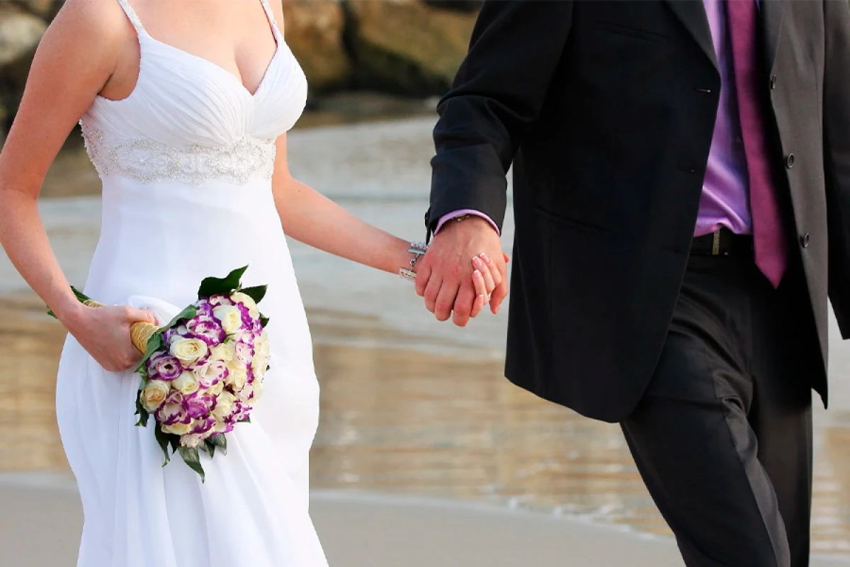 [[Evlənən və boşananların sayı]] azalıb