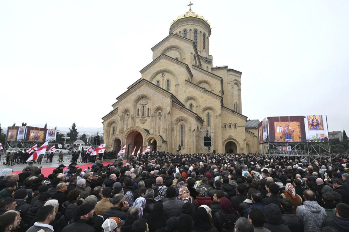 Gürcüstan Patriarx II İlya ilə vidalaşır [[-VİDEO]]
