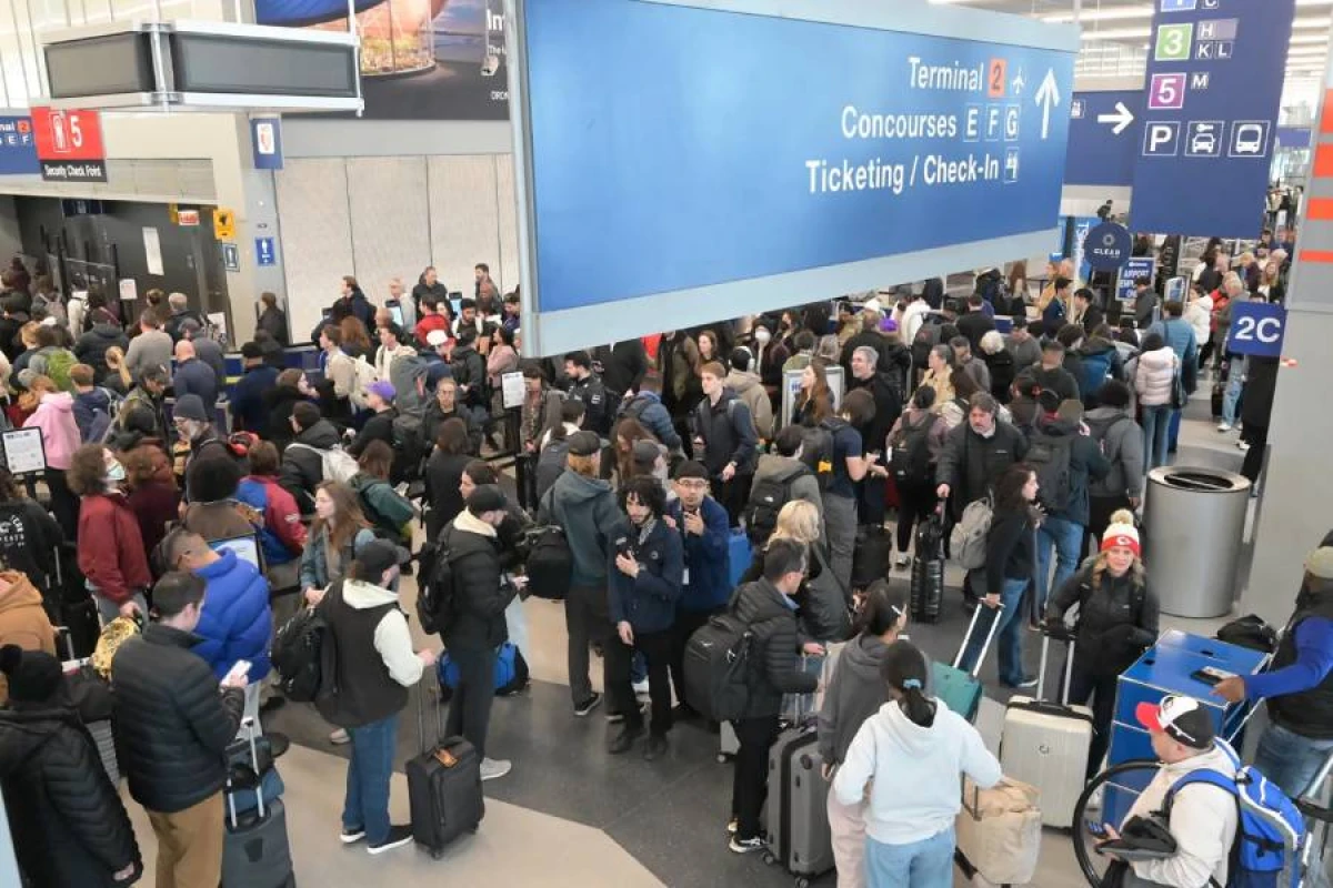 ABŞ hava limanlarında [[xaos hökm sürür]]