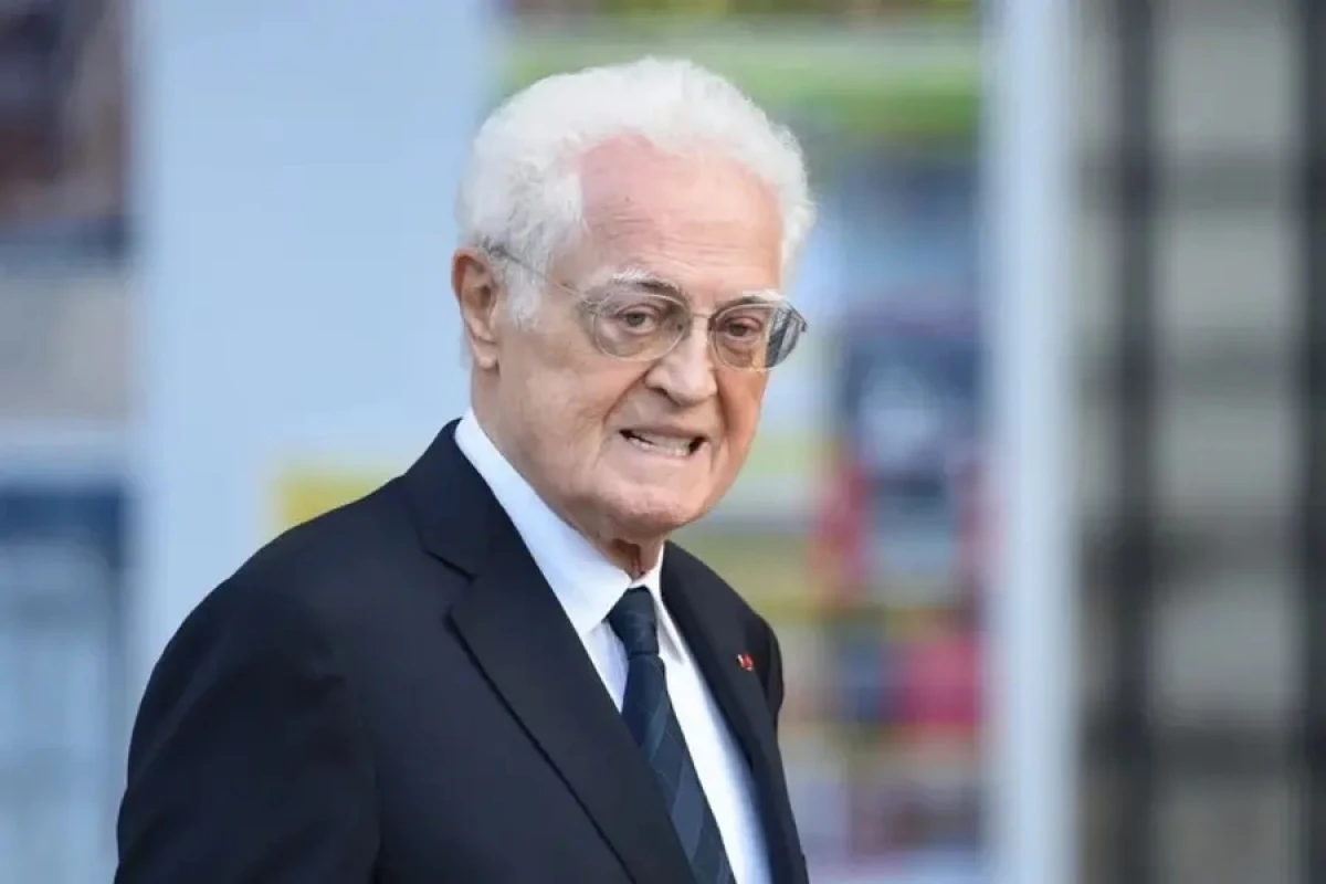 Fransanın keçmiş baş naziri [[vəfat etdi]]