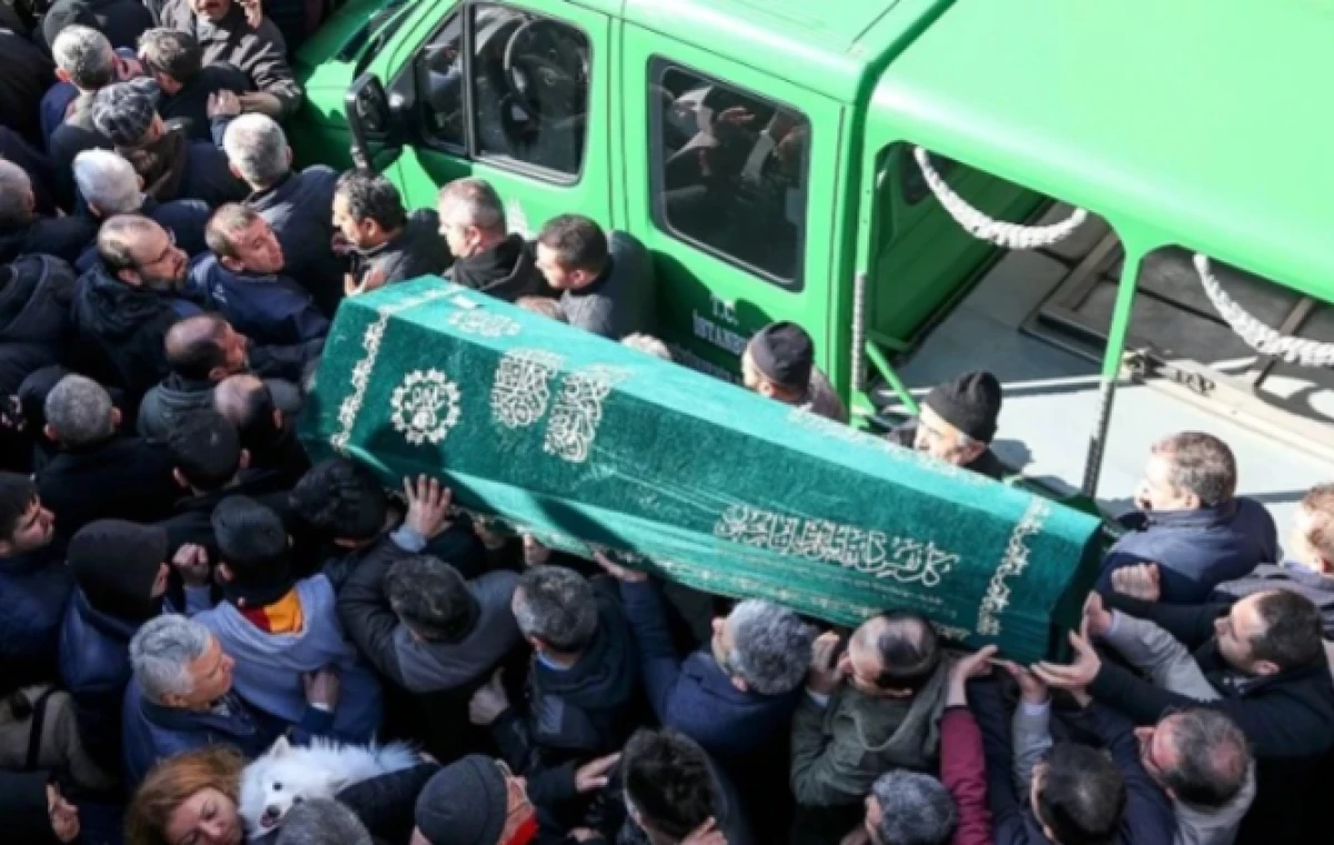 [[Məşhur jurnalist]] vəfat etdi