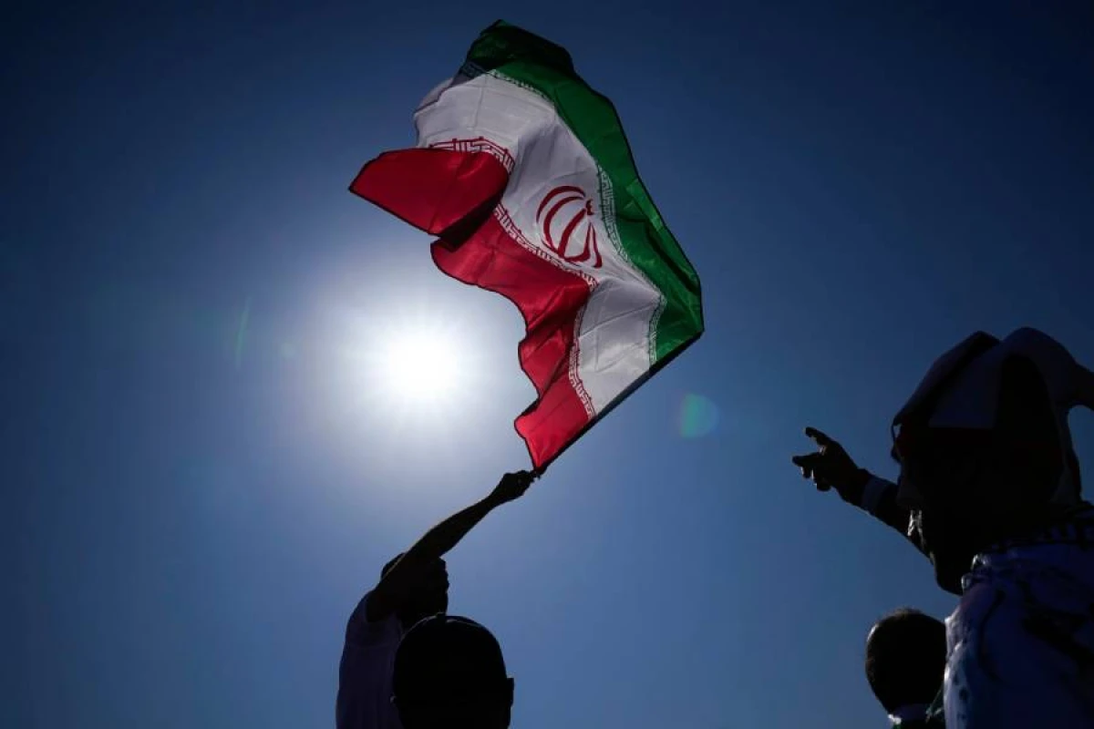 İran Dəməşqdəki bəzi obyektləri [["qanuni hədəf" elan etdi]]