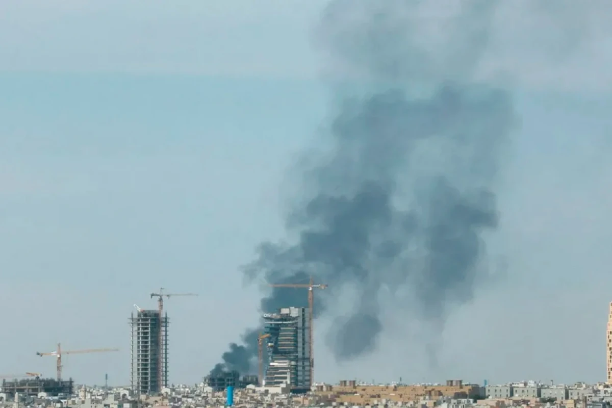 Əbu-Dabiyə [[raket hücumu nəticəsində]] beş nəfər yaralandı