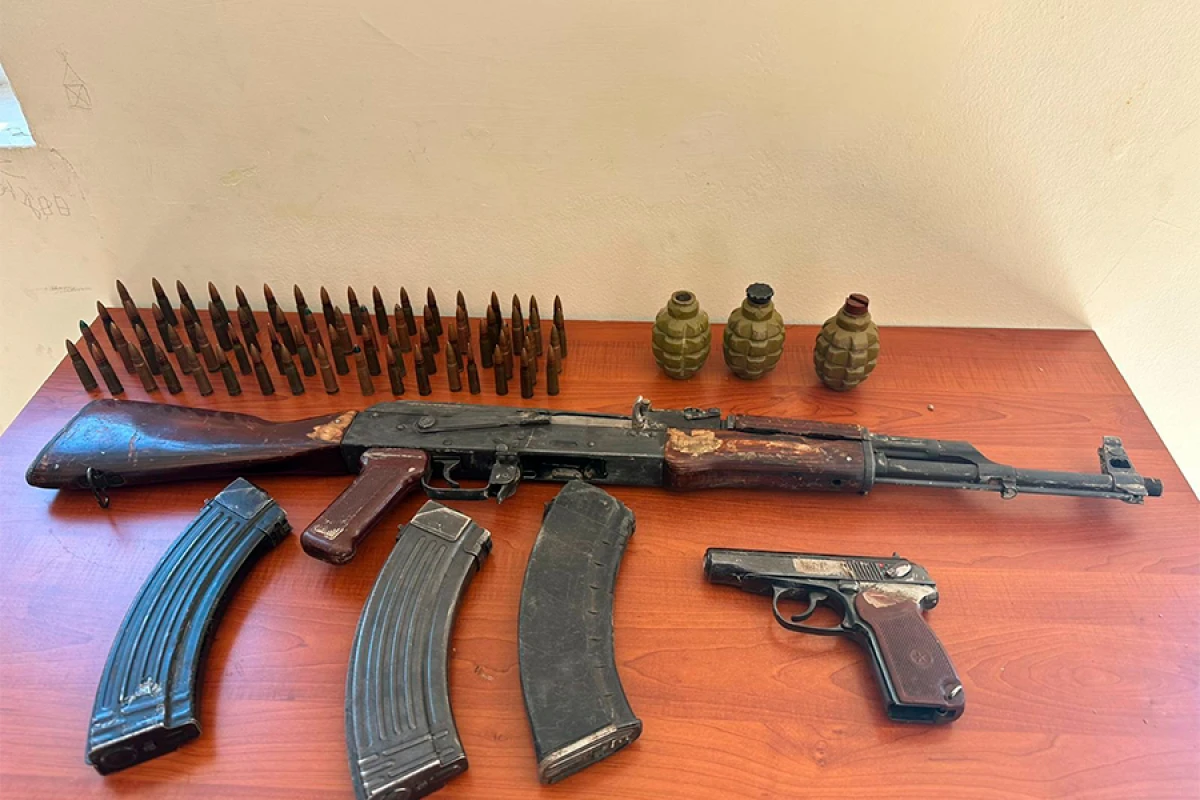 Ayrı-ayrı rayonlarda [[silah-sursat]] aşkarlandı