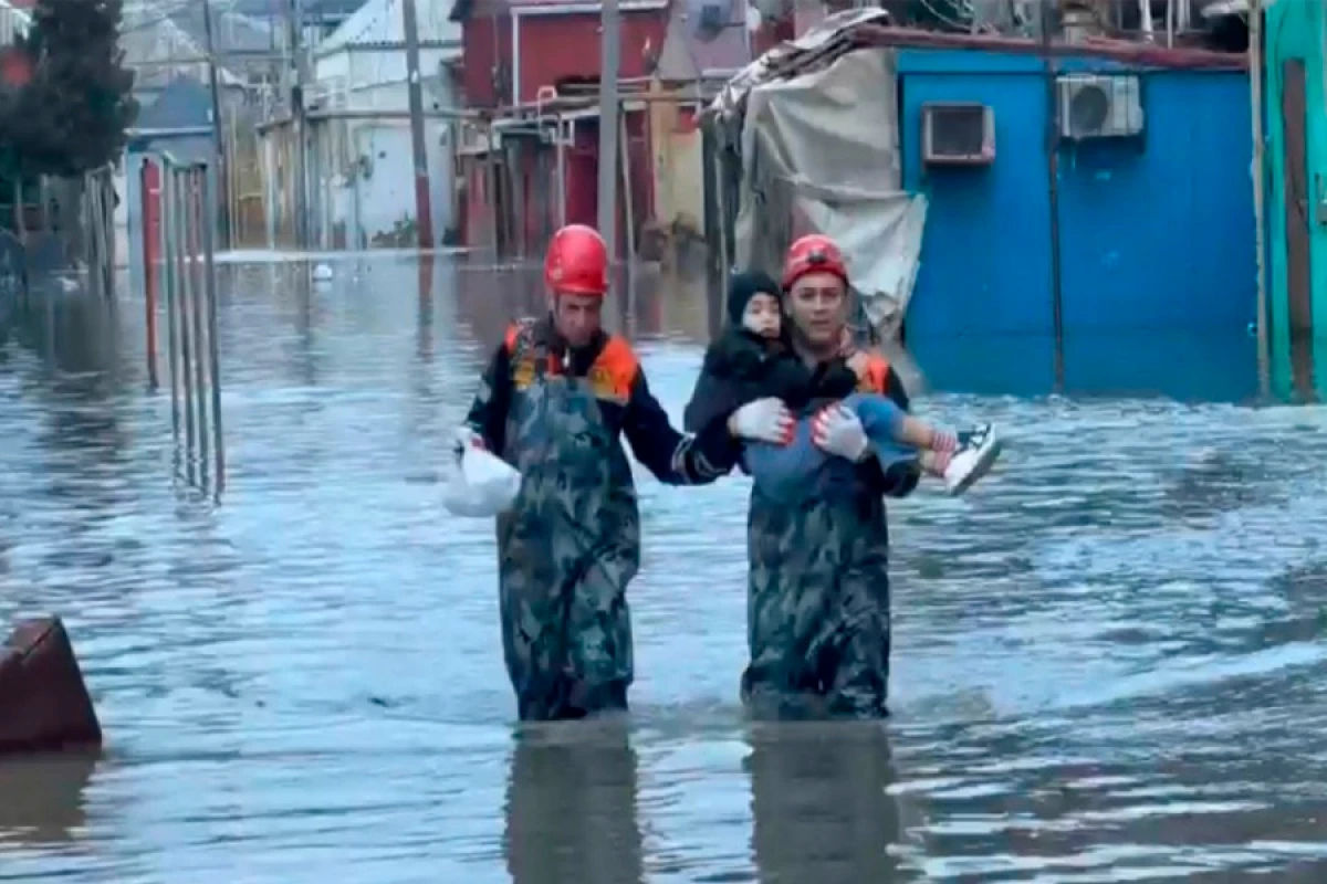 FHN su basmış ərazilərdən 454 nəfəri təxliyə edib [[- VİDEO]]