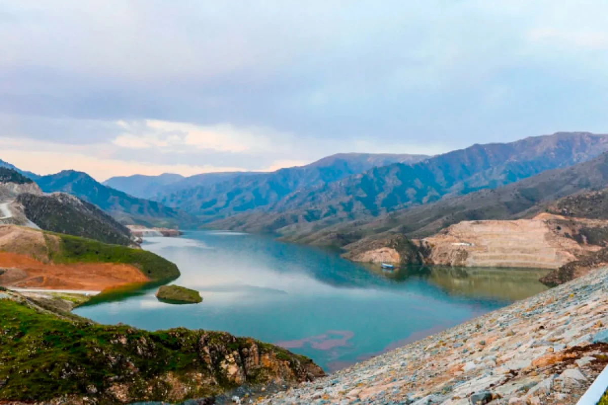 [["Su ehtiyatlarından səmərəli istifadəyə dair Milli Strategiya"]] dəyişdi