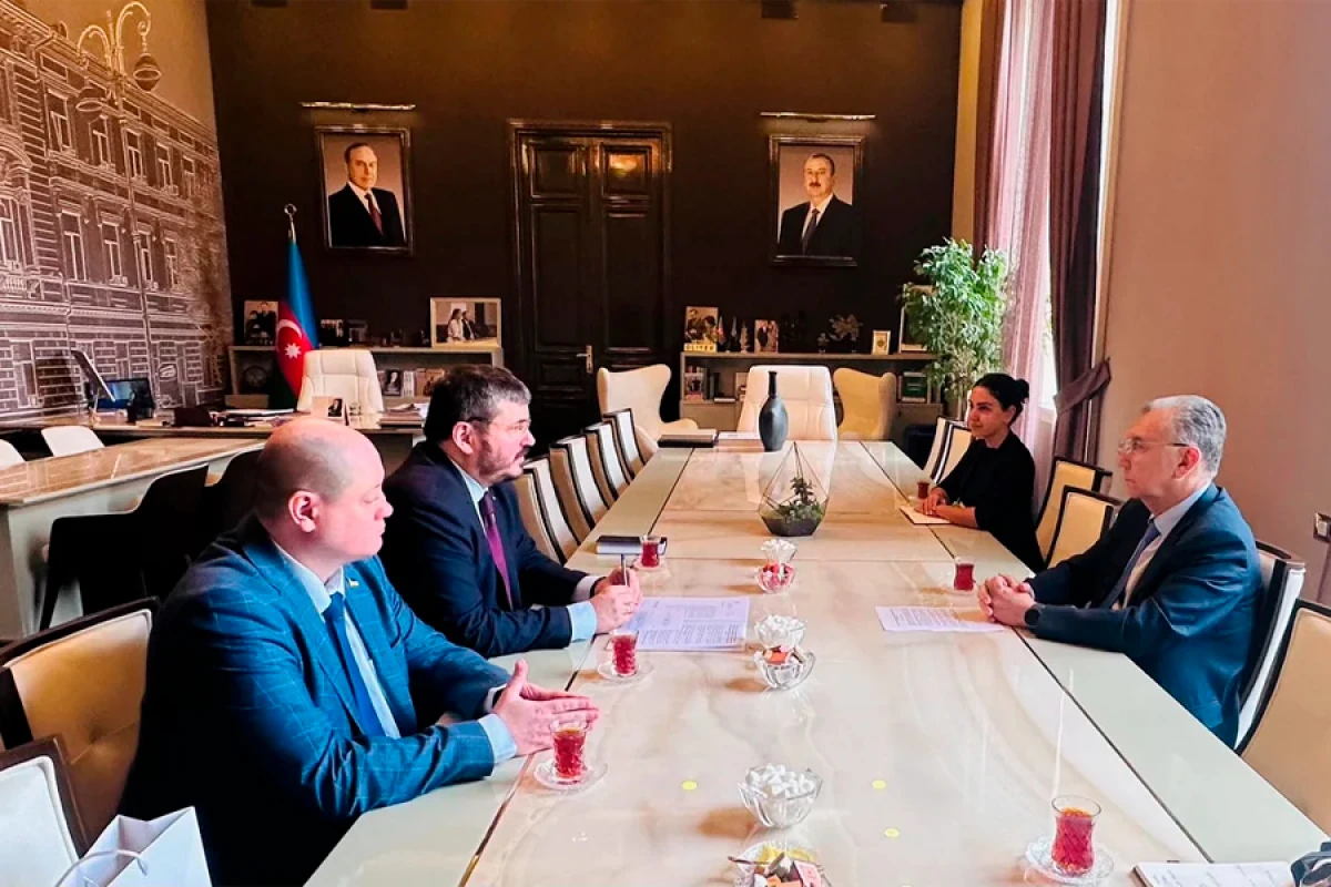 Bakı ilə Kiyev arasında [[humanitar əməkdaşlıq]] müzakirə olundu