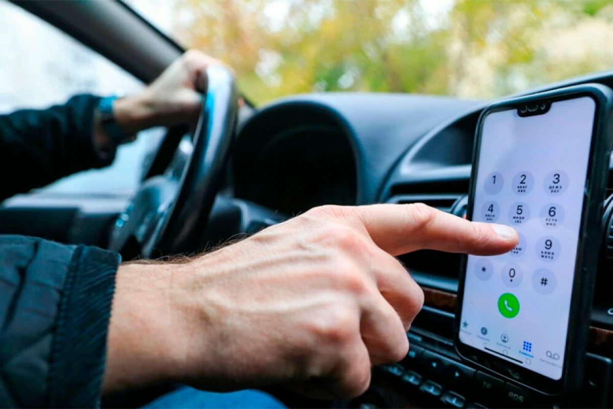 [[Diqqət sükan arxasında:]] Telefon və monitor istifadəsinə yeni qadağalar