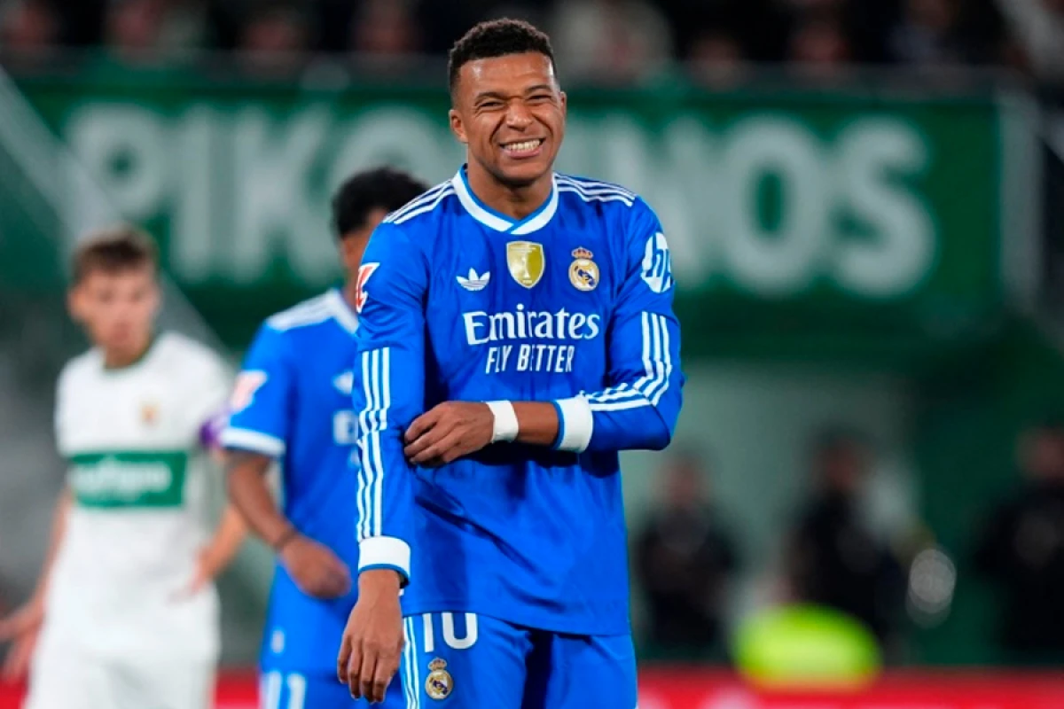 [[Mbappe heyranlığını gizlətmədi:]] “Bu, xüsusi hissdir”