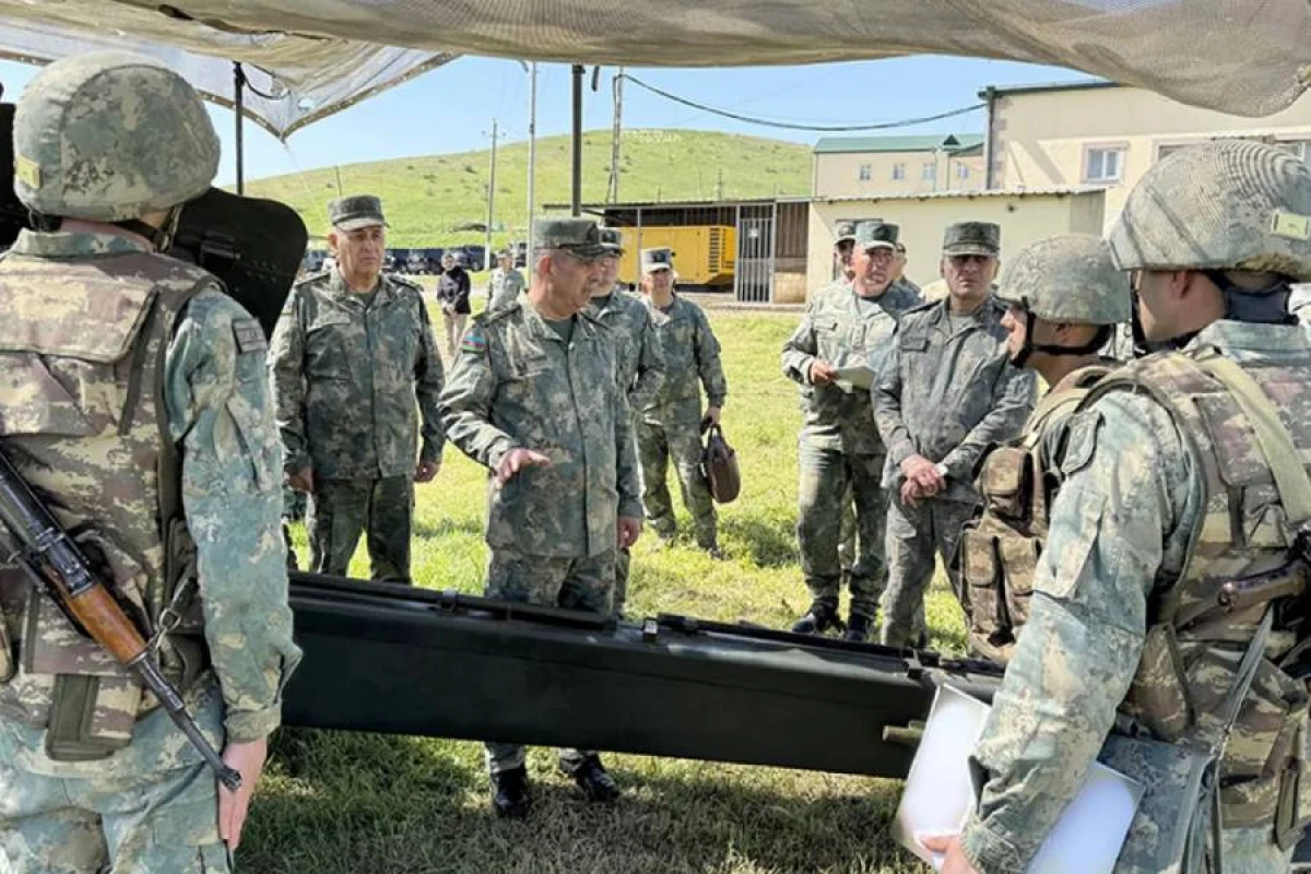 [[Zakir Həsənov]] azad olunmuş ərazilərdə xidmət edən şəxsi heyətlə görüşdü