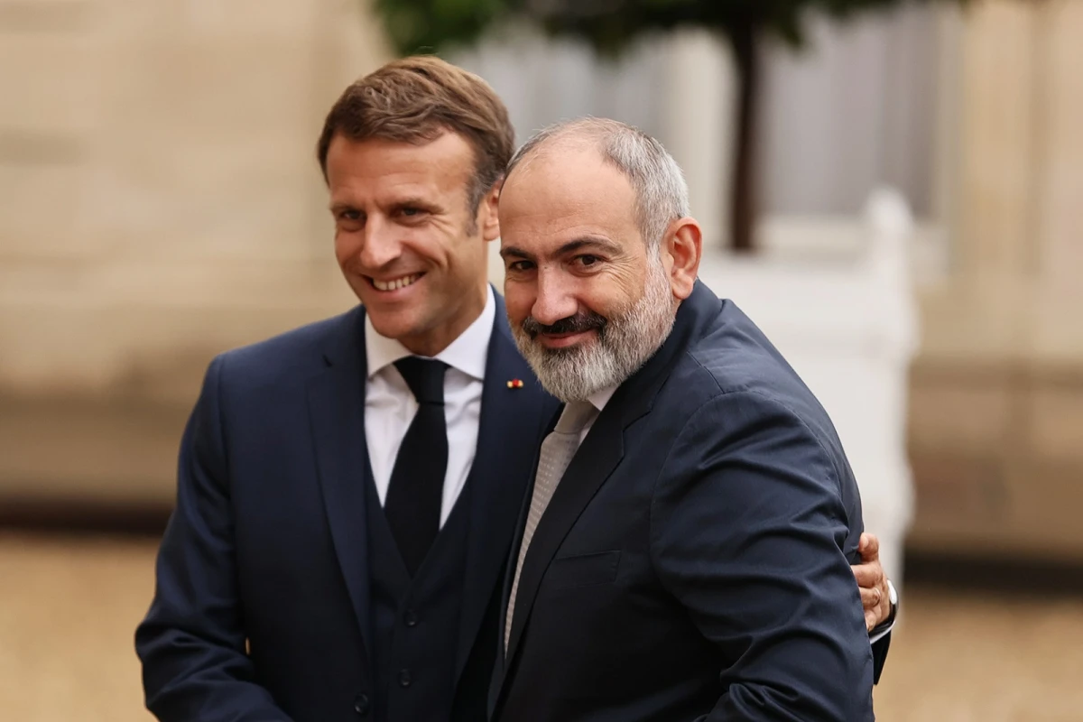 Fransa [[10 illərlə Ermənistanda qalacağı strateji sazişə]] imza atacaq