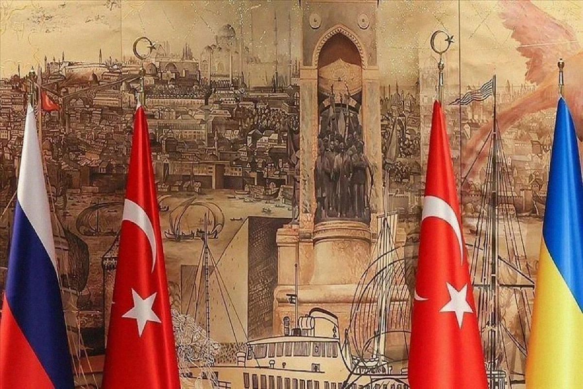 Türkiyə Ukrayna üzrə danışıqlara [[ev sahibliyi etməyə]] hazırdır