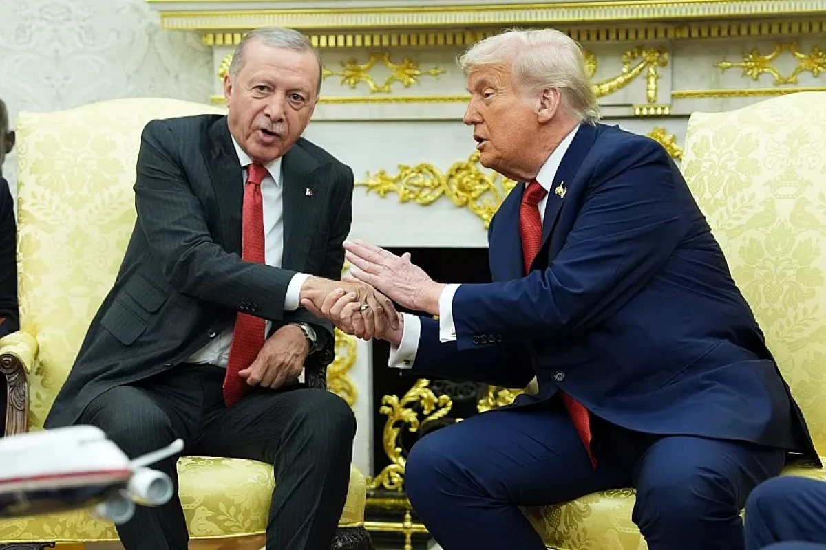 İranda peşman olan [[Tramp Türkiyənin "könlünü alır"]]