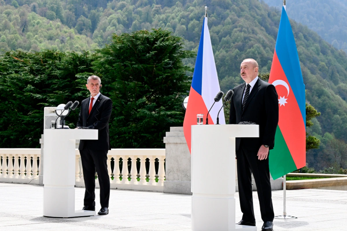 [[Prezident İlham Əliyev:]] Çexiya ilə çox fəal siyasi dialoqumuz var