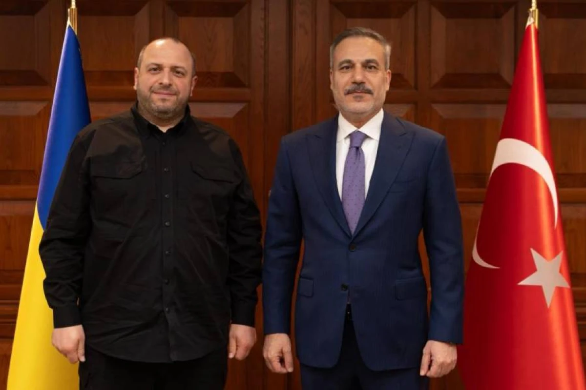 [[Türkiyə XİN başçısı]] Rüstəm Umerovla görüşdü