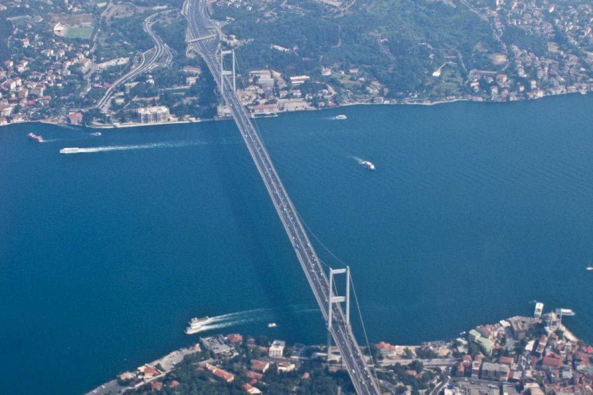 Bosfor boğazında gəmilərin hərəkəti dayandırıldı