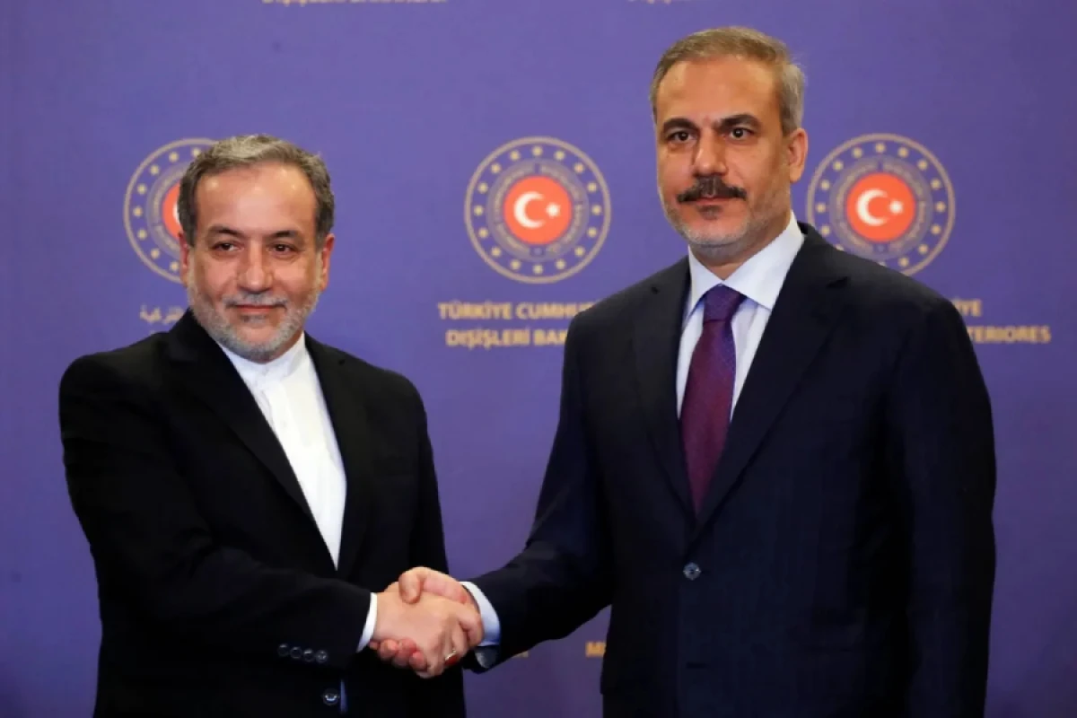 Hakan Fidan və Abbas Əraqçi regiondakı prosesləri müzakirə etdilər
