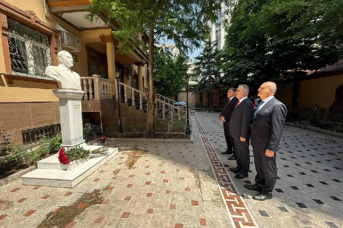 Tacikistanda Ulu Öndər Heydər Əliyevin xatirəsi anıldı
