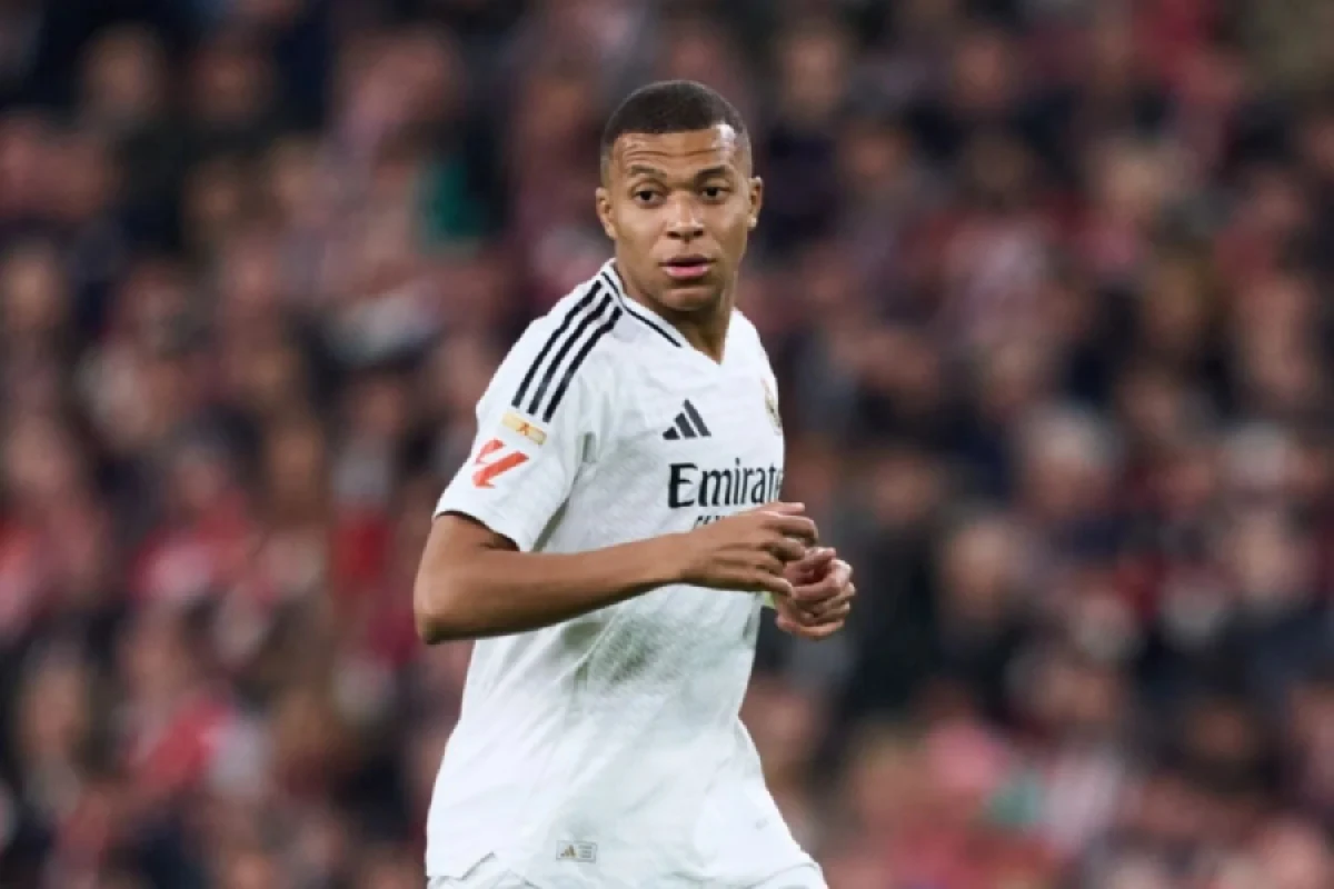 "Real Madrid" azarkeşləri üçün Kilian Mbappe ilə bağlı [[GÖZLƏNİLMƏZ XƏBƏR]]