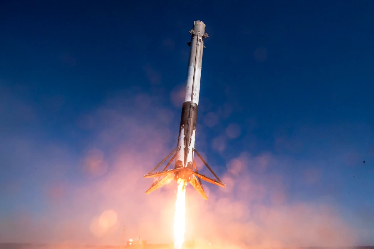 Kosmosda diqqətçəkən MİSSİYA: SpaceX... - VİDEO